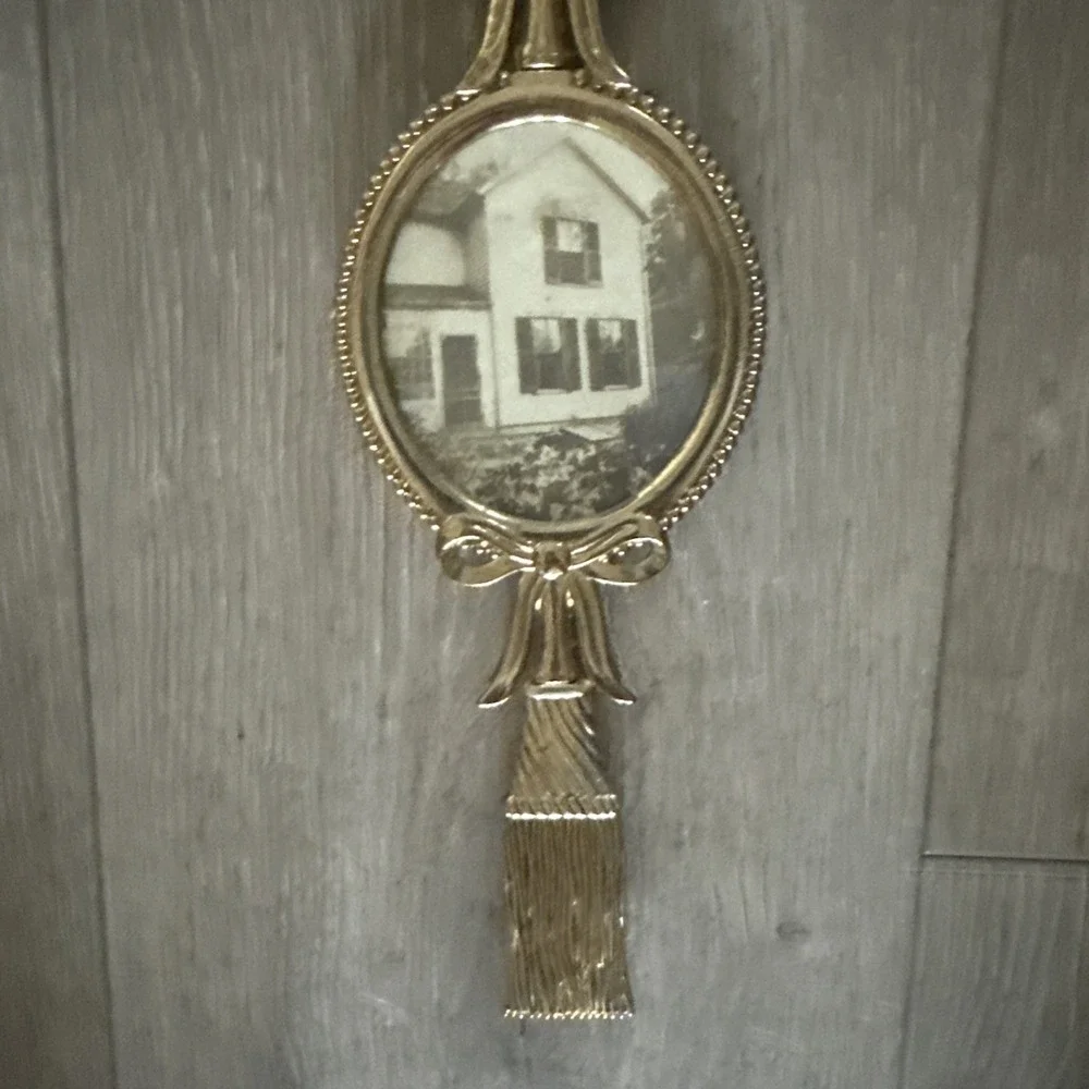 Vintage Bombay Company 3-Tiered Gold Toned Hanging Picture Frames 2